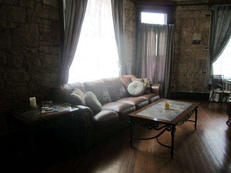 FlatIron Historic Sandstone Inn: 745 N River St, Hot Springs, SD 57747